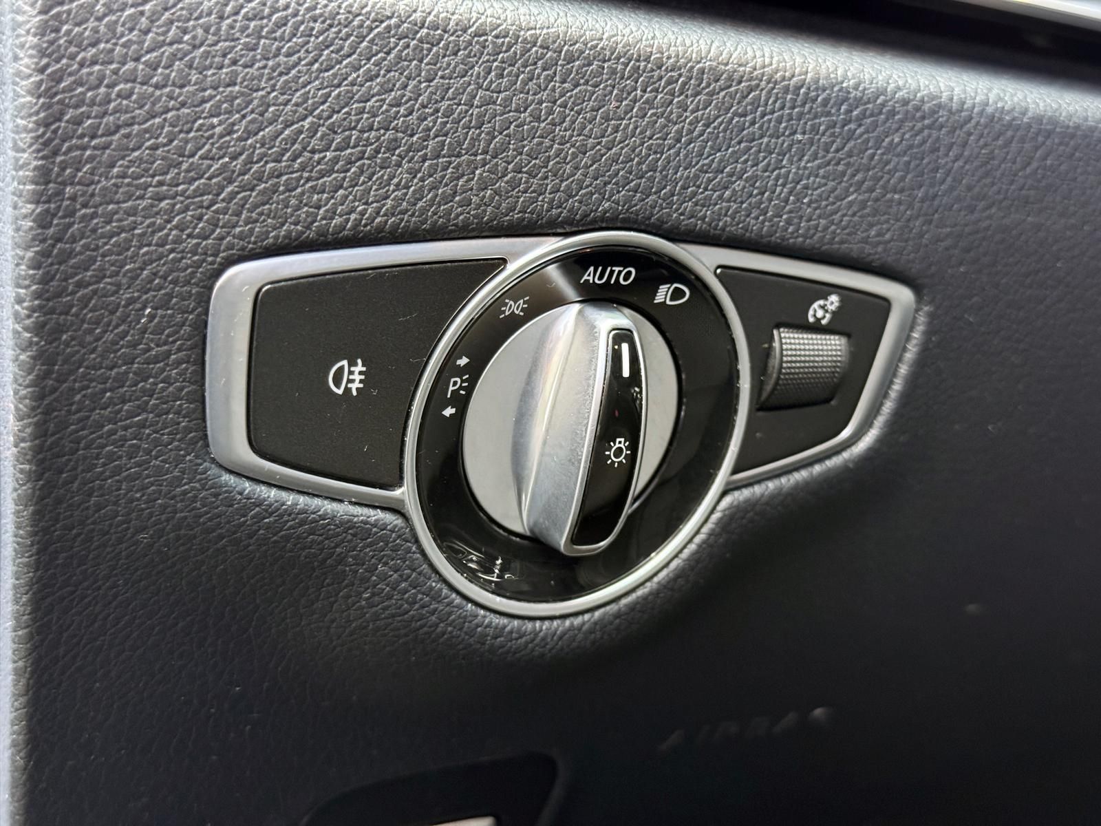 Fahrzeugabbildung Mercedes-Benz d T AVANTGARDE/TWA/RCAM/PDC/LED/CARPLAY/AMBIENTE