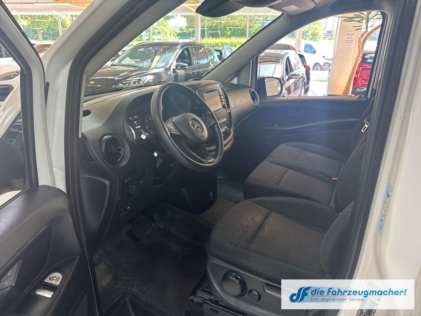 Fahrzeugabbildung Mercedes-Benz Vito Kasten 116 CDI 4x4 lang AHK Navi DAB *EXPOR