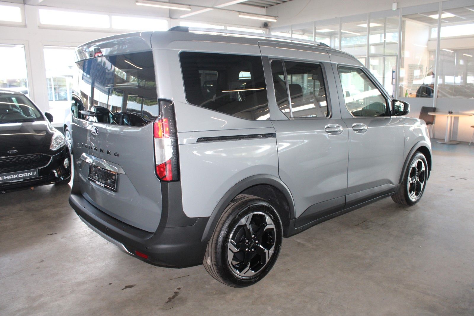 Fahrzeugabbildung Ford Tourneo Courier ACTIVE Winter + FahrerAssistPak3