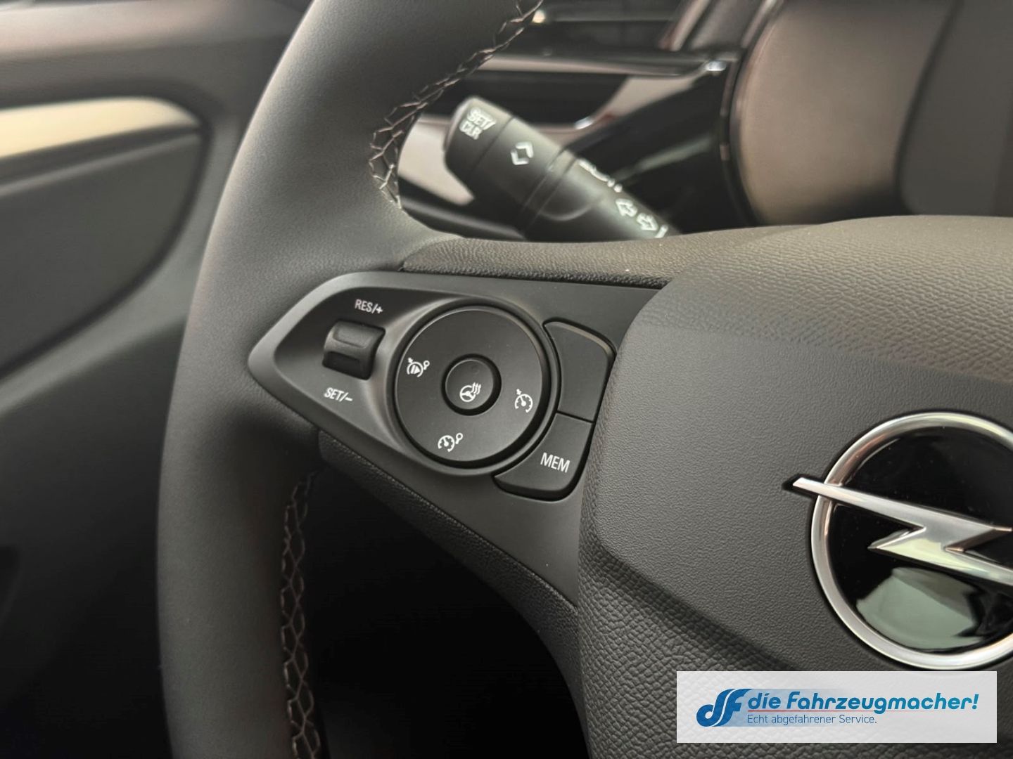 Fahrzeugabbildung Opel Corsa-e F e Edition Digitales Cockpit LED Apple