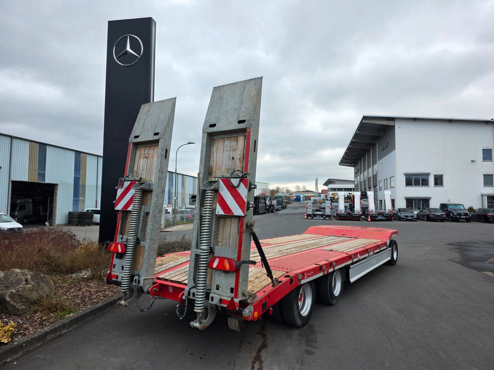 Fahrzeugabbildung Fliegl DTS 300 Rampen BPW auf 3.000mm verbreiterbar