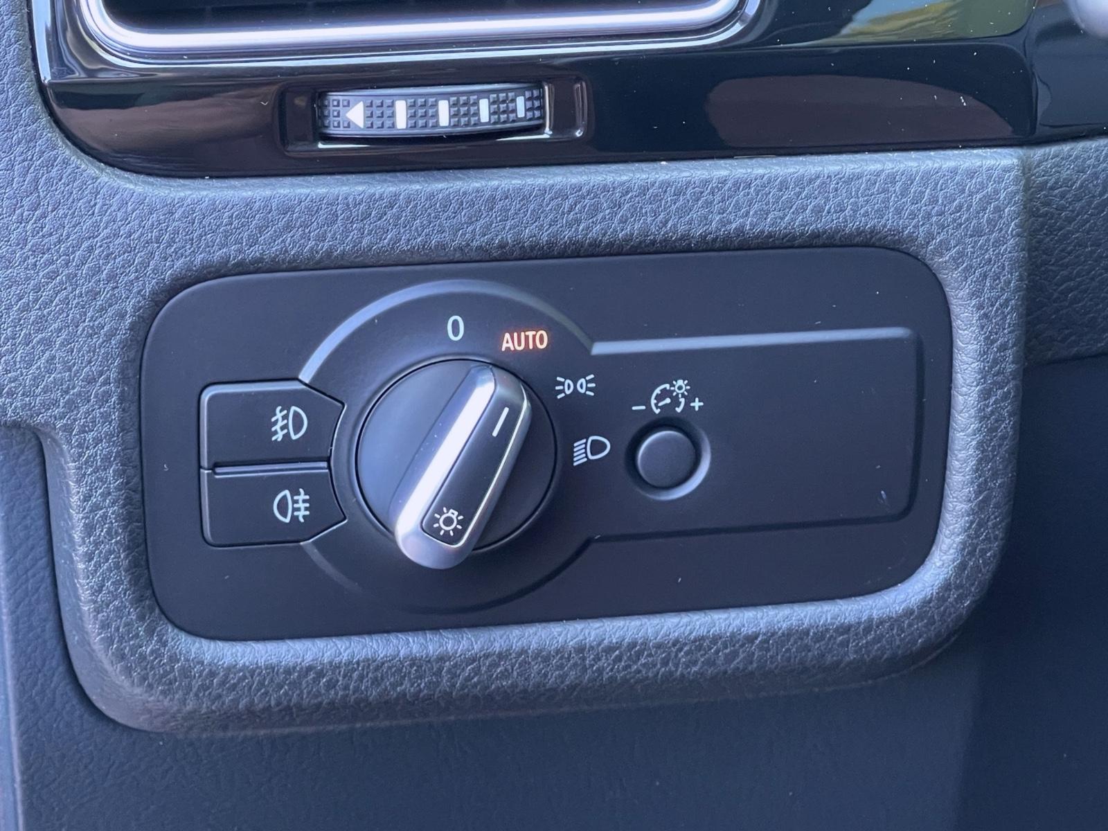 Volkswagen TOUAREG V6 TDI 4 MOTION LEDER PANORA SCHECKHEFT