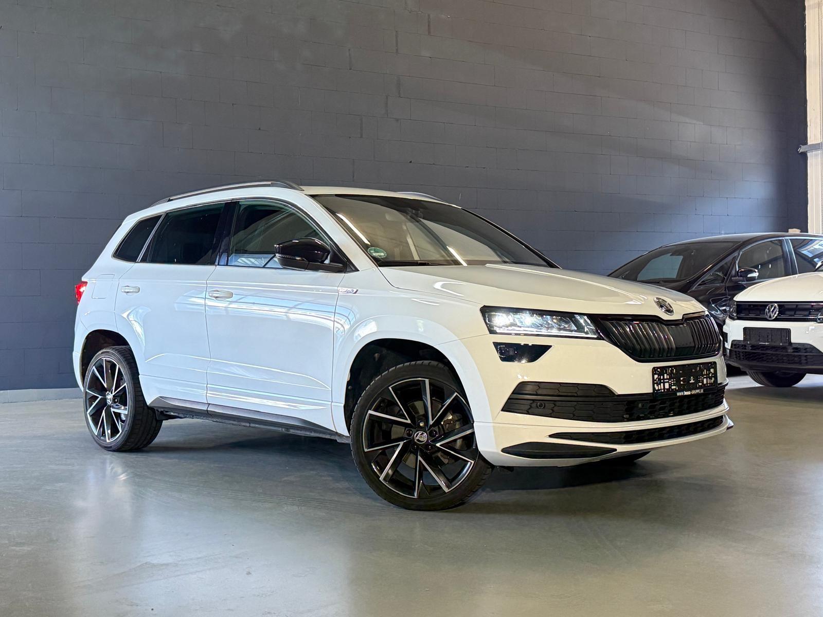 Skoda Karoq Sportline-ACC-PANO-KAM-TOTW-NAVI-DCC-