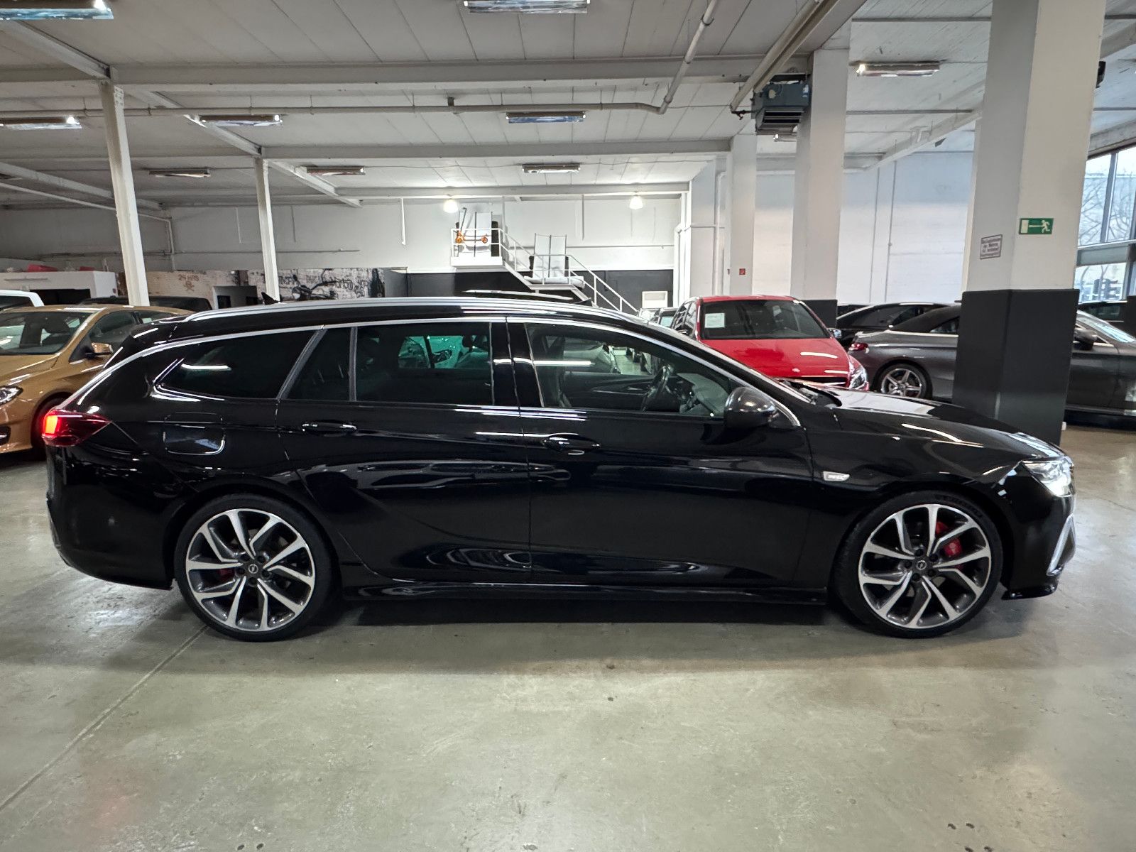 Fahrzeugabbildung Opel Insignia B Sports Tourer GSi 4X4 OPC PERFORMANCE