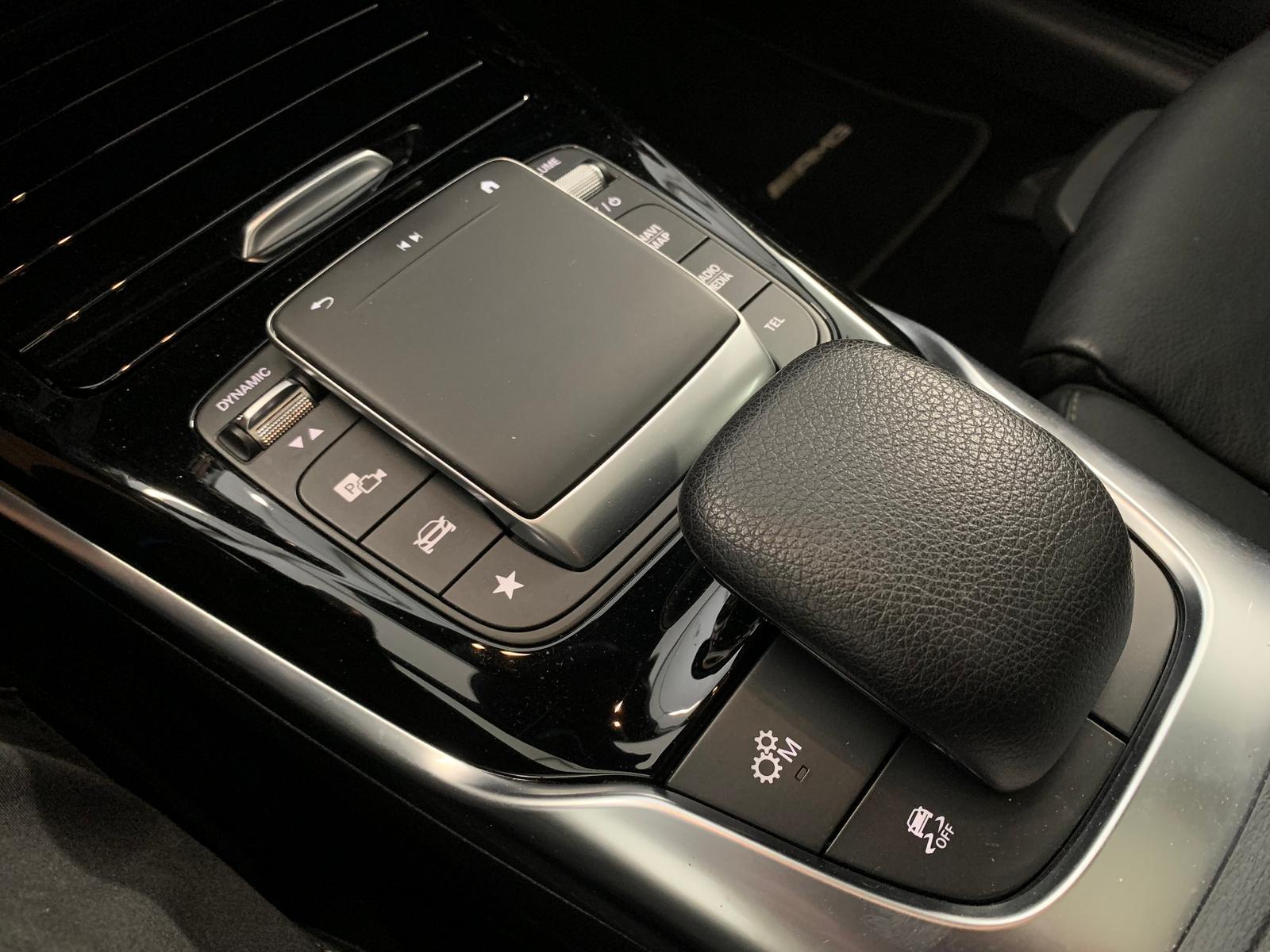 Mercedes-Benz CLA 35 SB AMG 4M Multibeam Widescreen Pano Distr