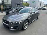 Jaguar XE R-Sport AWD - graue Jaguar XE