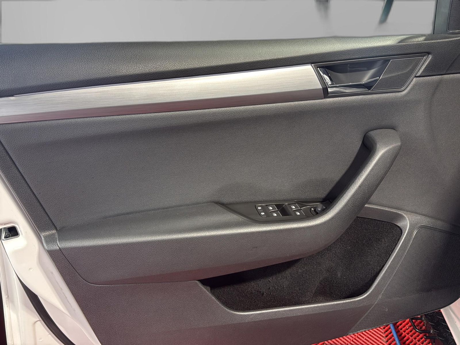 Fahrzeugabbildung SKODA Superb Combi Premium Edition/ AHK