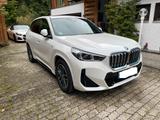 BMW iX1 xDrive30 MSport, Panorama, Head-Up, AHK - BMW iX1 von privat