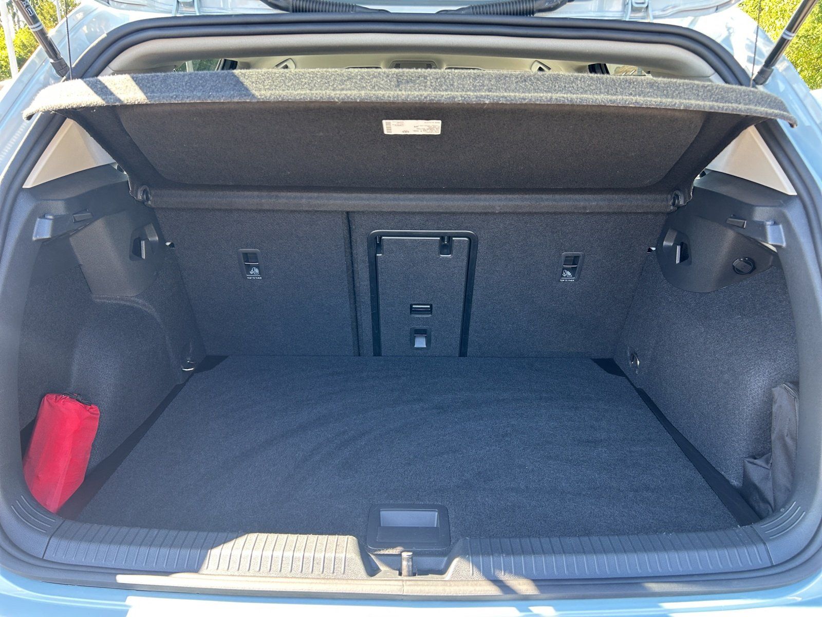 Fahrzeugabbildung Volkswagen Golf VIII 1.5 eTSI 85 kW Life Kamera,LED,Navi,LM