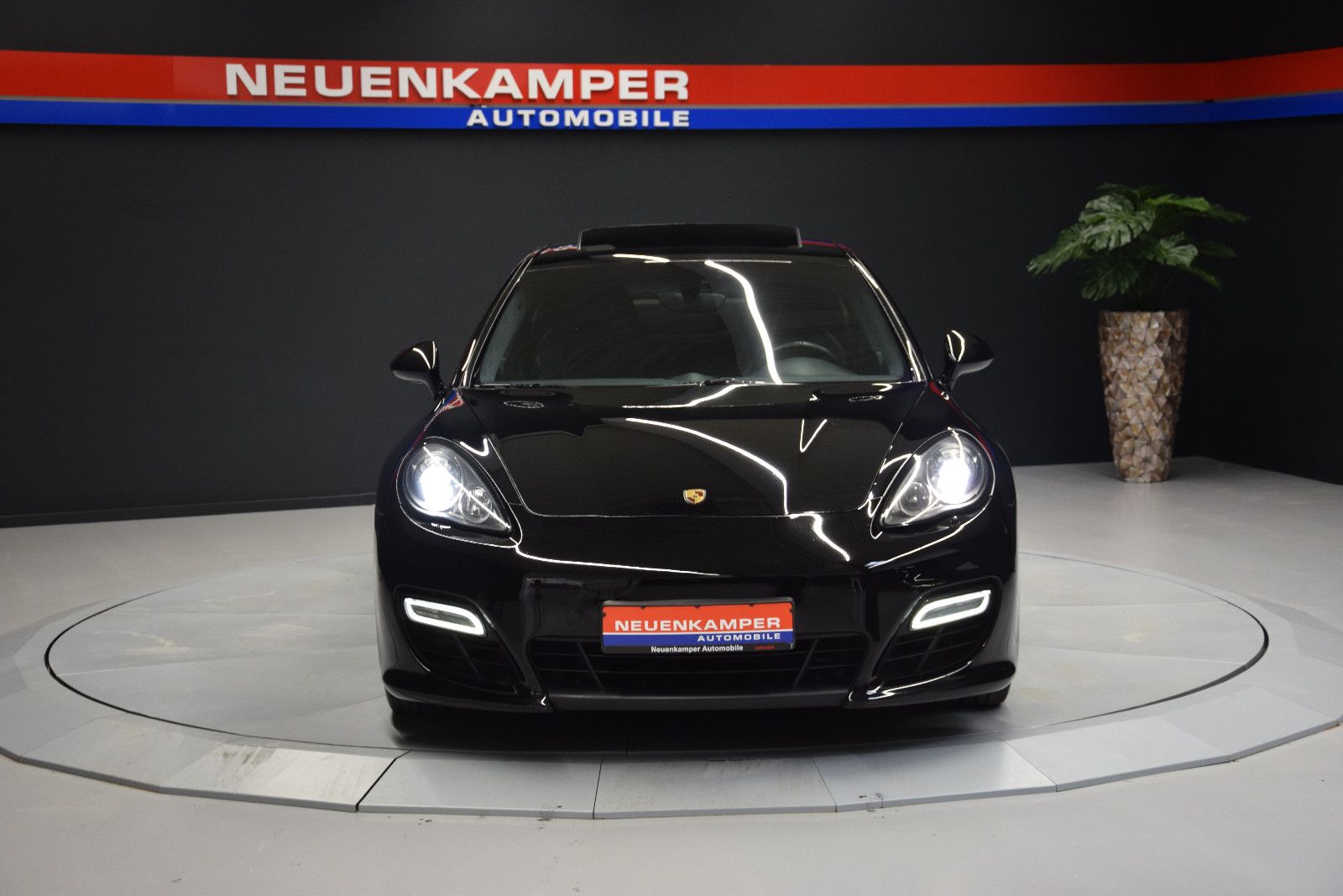 Fahrzeugabbildung Porsche Panamera GTS Bose Schiebedach PASM Sport Chrono