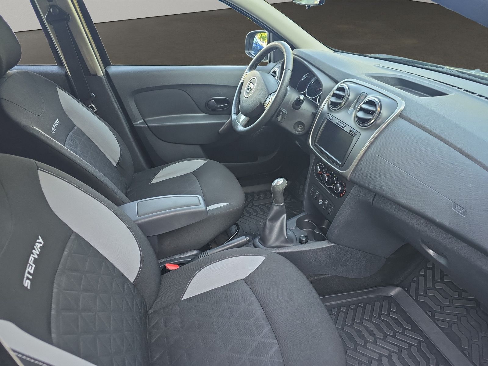 Fahrzeugabbildung Dacia Sandero II Stepway Prestige AHK KLIMA NAVI