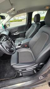 Mercedes-Benz GLA 180 DCT - - Mercedes-Benz GLA 180: Von Privat