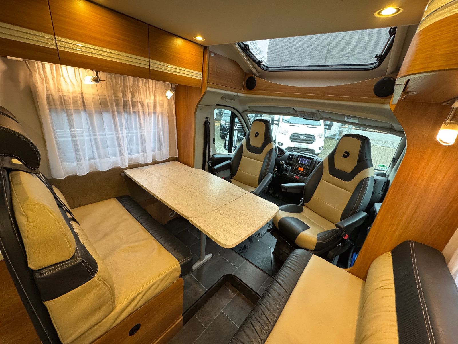 Fahrzeugabbildung Dethleffs T 7151-4 DB MAGIC EDITION QUEENSBETT SOLAR ALKO