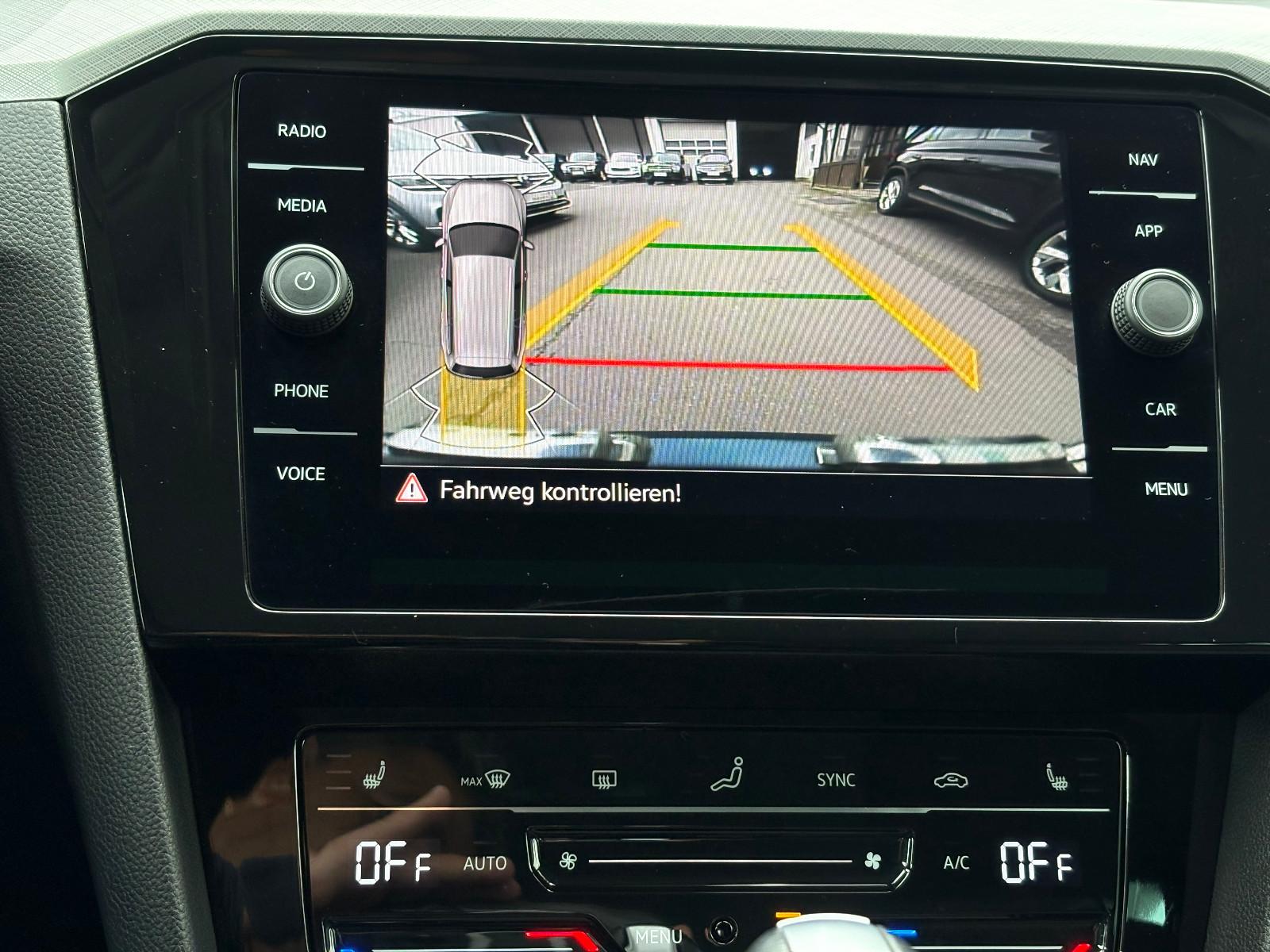 Volkswagen Passat Variant 1.5 TSI DSG Business KAM AHK ACC