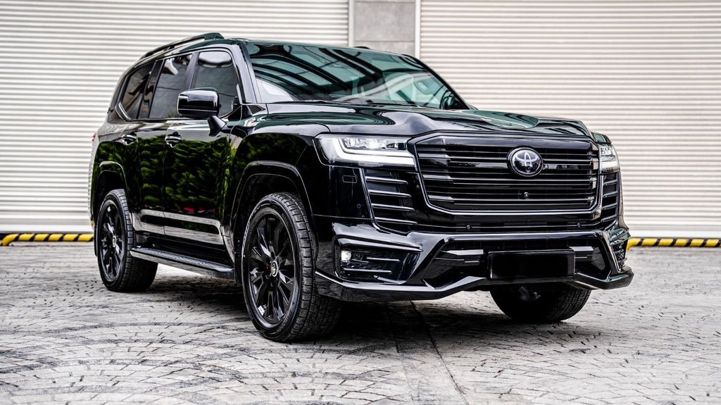 Image of Toyota Land Cruiser