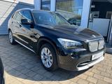 BMW X1 28 i xDrive Leder Navi StartStop Panorama AHK - BMW X1: 28i