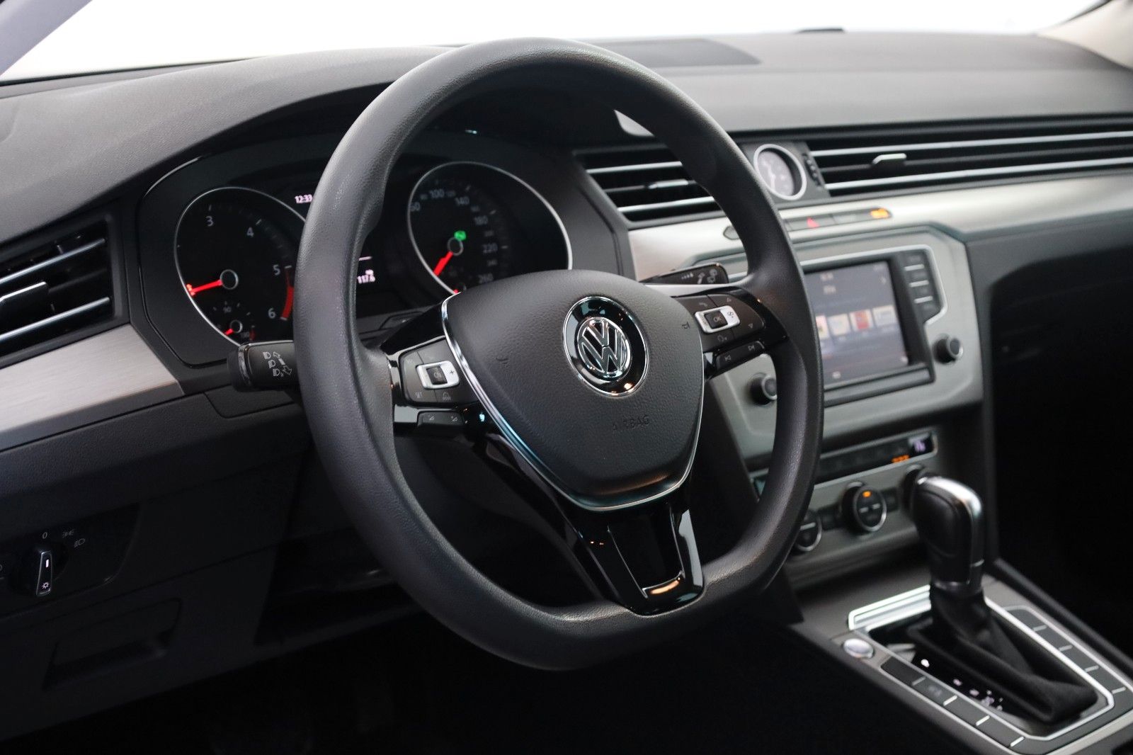 Fahrzeugabbildung Volkswagen Passat Variant Trendline DSG LED,SH,PDC,SR+WR
