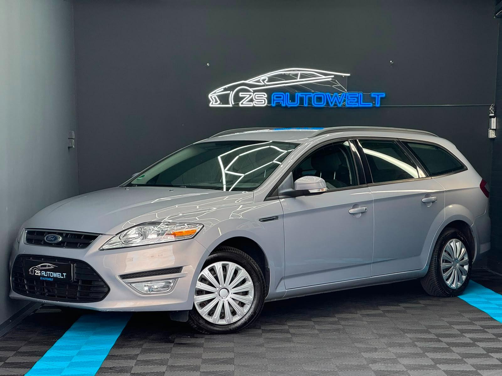 Ford Mondeo 2013 — rear view