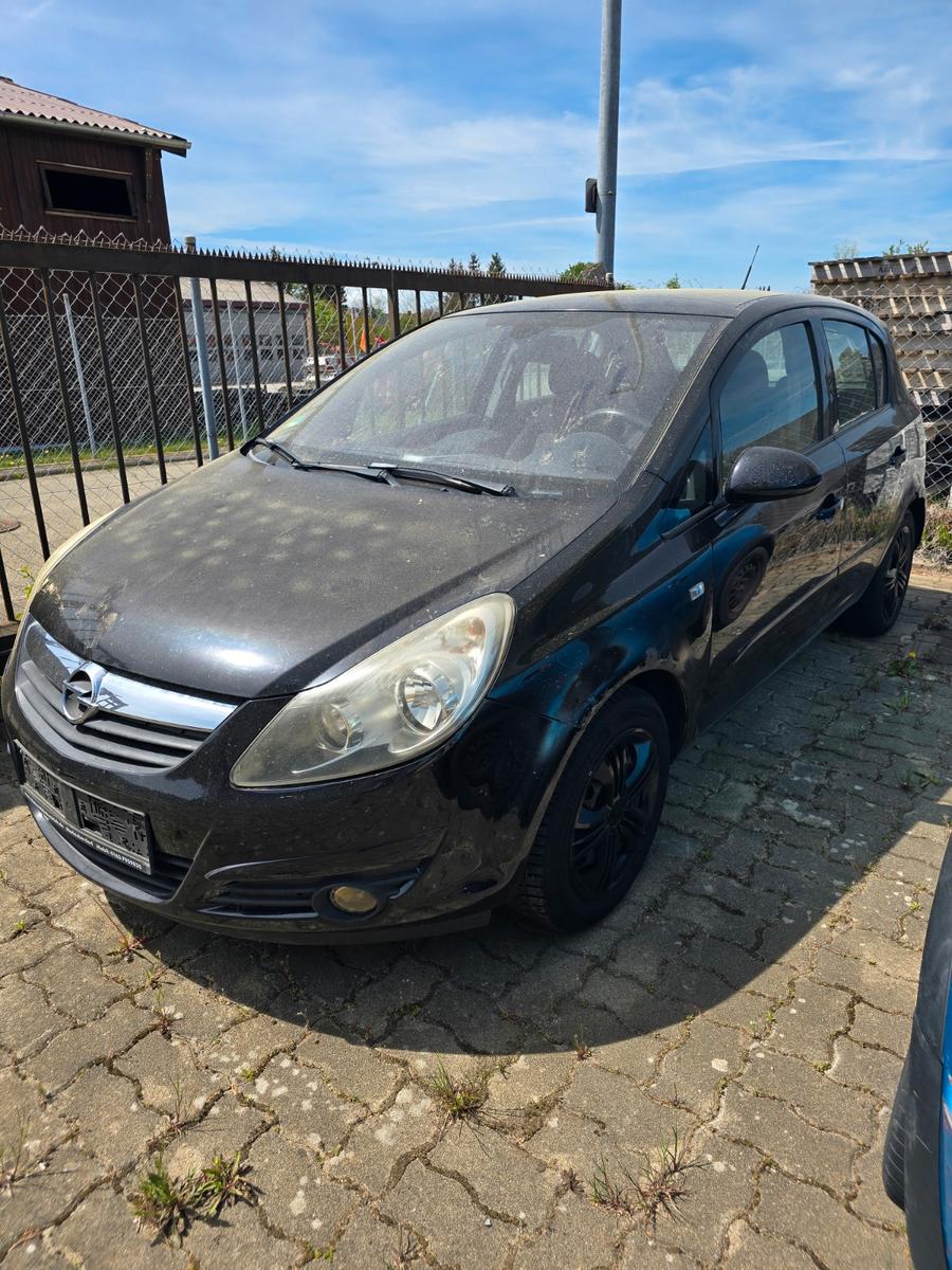 Opel Corsa 1.4 Twinport / 5türig / Klimaautomatik