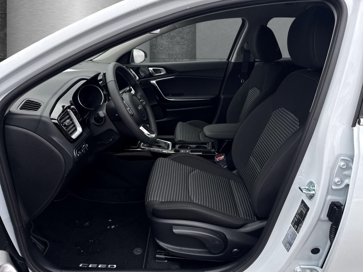 Kia Ceed_sw Ultimate Edition Mild-Hybrid DCT Style-P