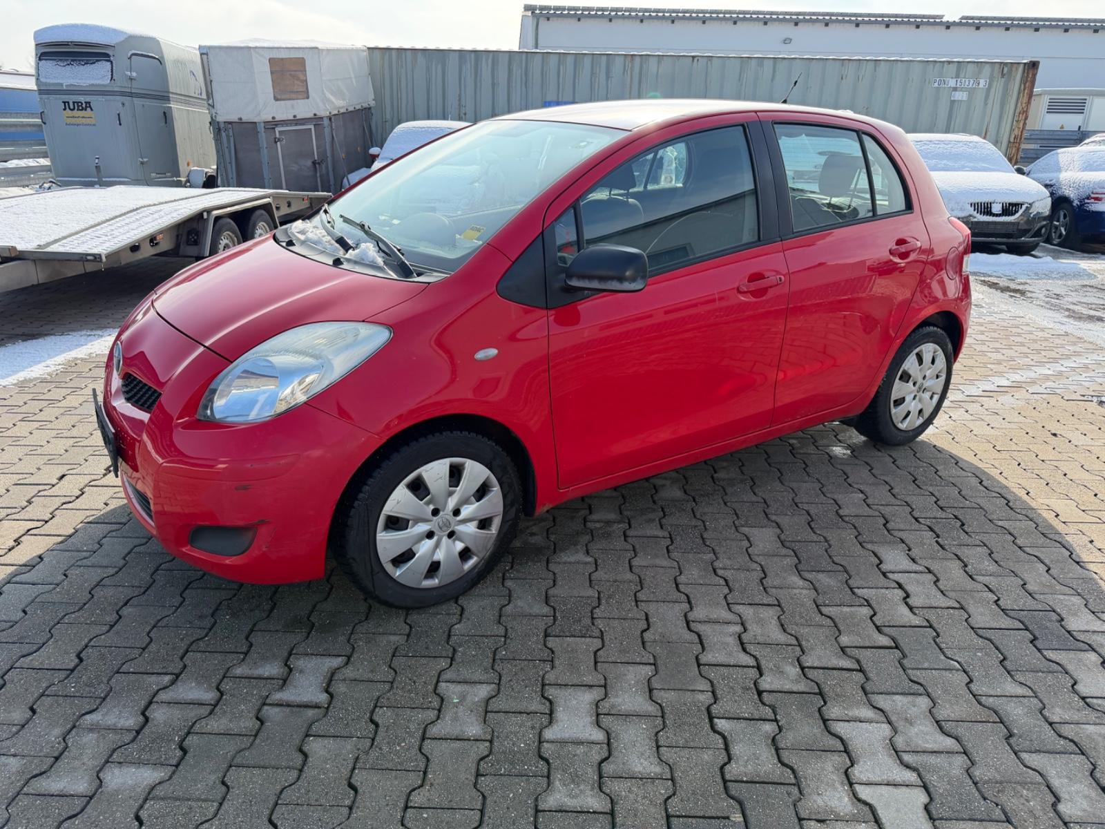 Toyota Yaris Cool 1,3 Ltr. - 74 kW,, 6 Gang,,Klima