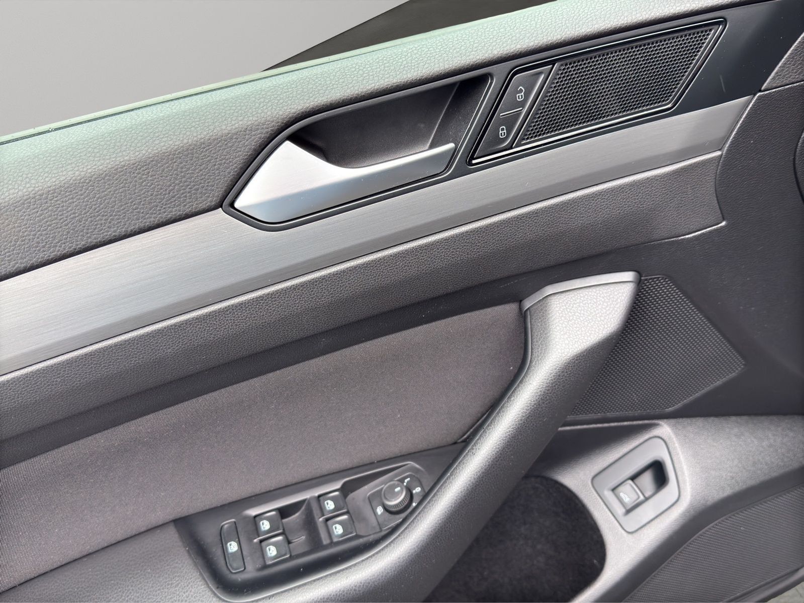 Volkswagen Passat Variant - Bild 13