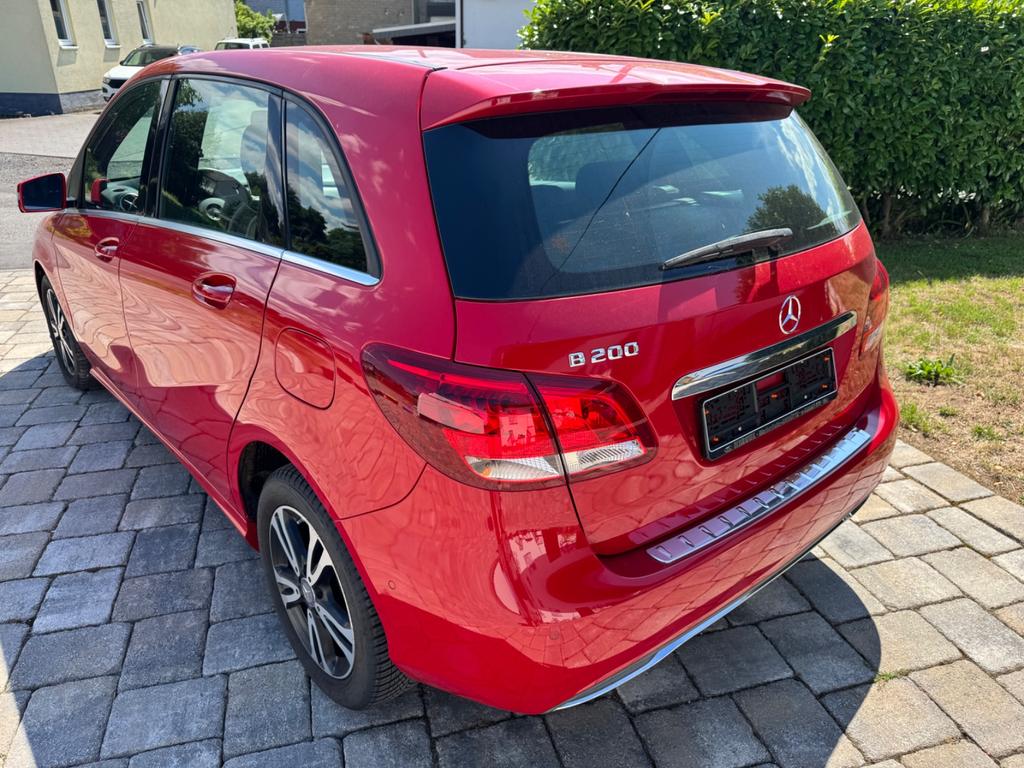 Mercedes-Benz B 200