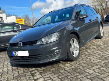 Volkswagen Golf - 1