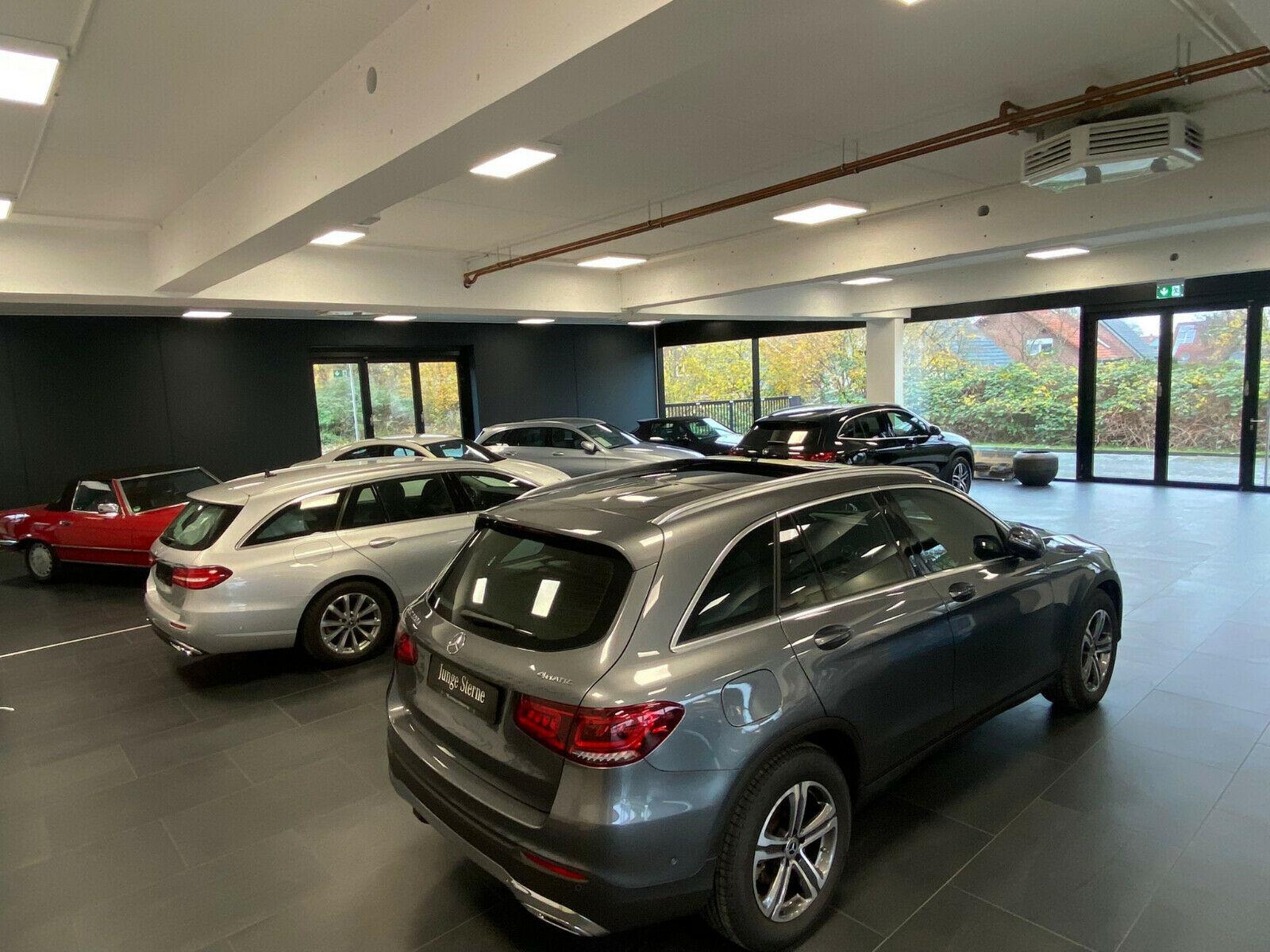showroom-image-top
