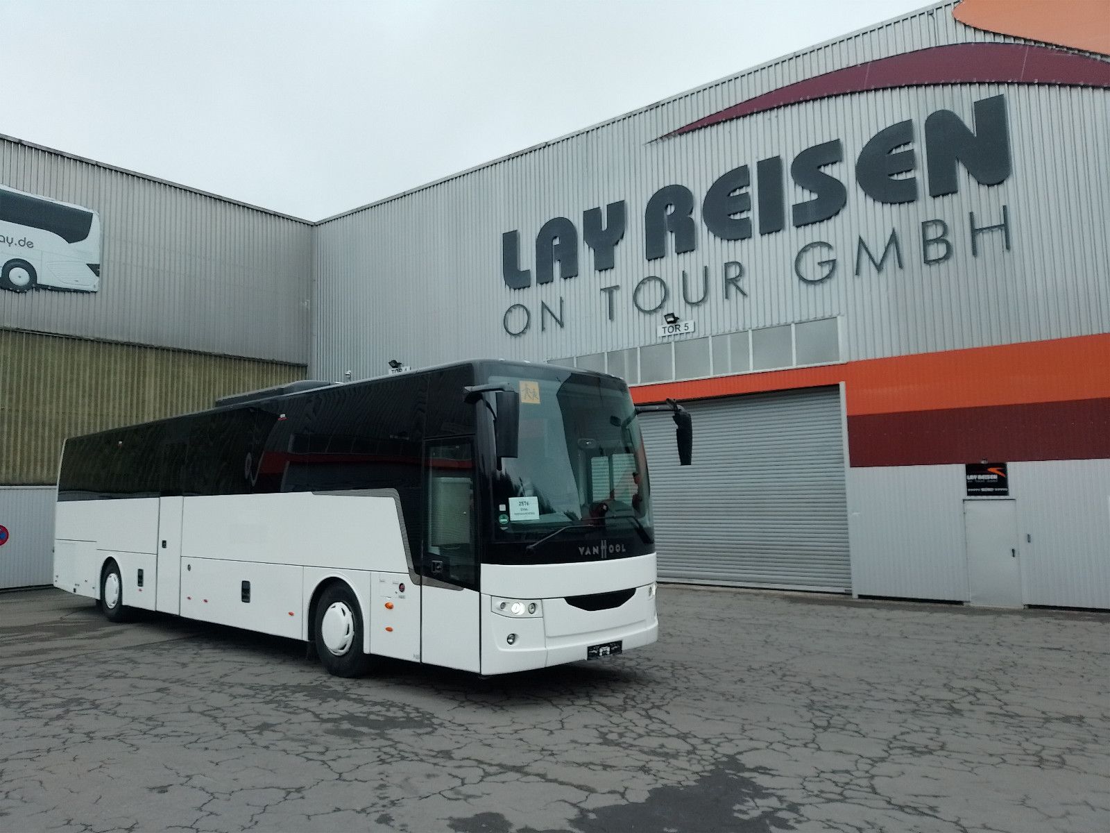 VANHOOL  2019 - Image 1 of 50
