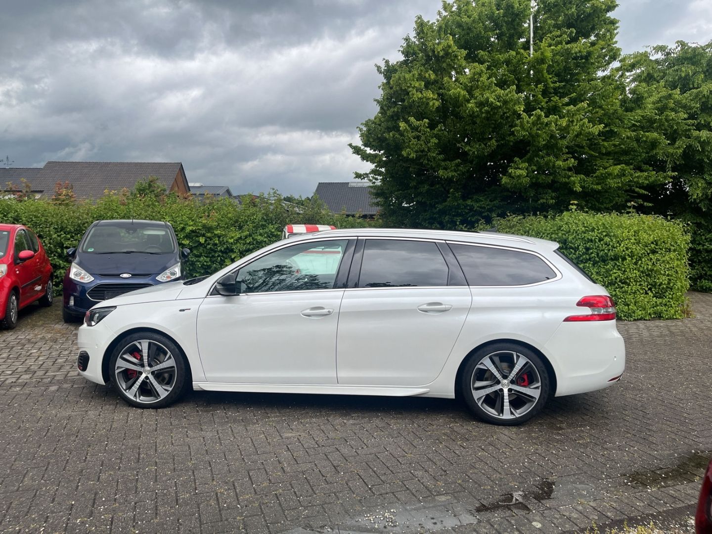 Fahrzeugabbildung Peugeot 308 SW GT BlueHdi 180 EAT6 Sportpaket Panorama