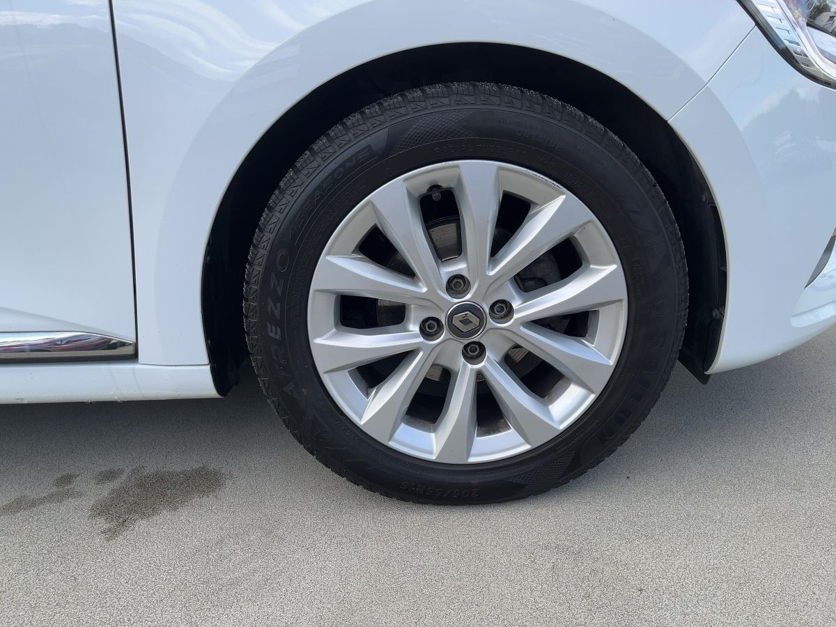 Fahrzeugabbildung Renault Clio EXPERIENCE TCe 90 ABS Fahrerairbag ESP SERV - mit KI generiert/bearbeitet