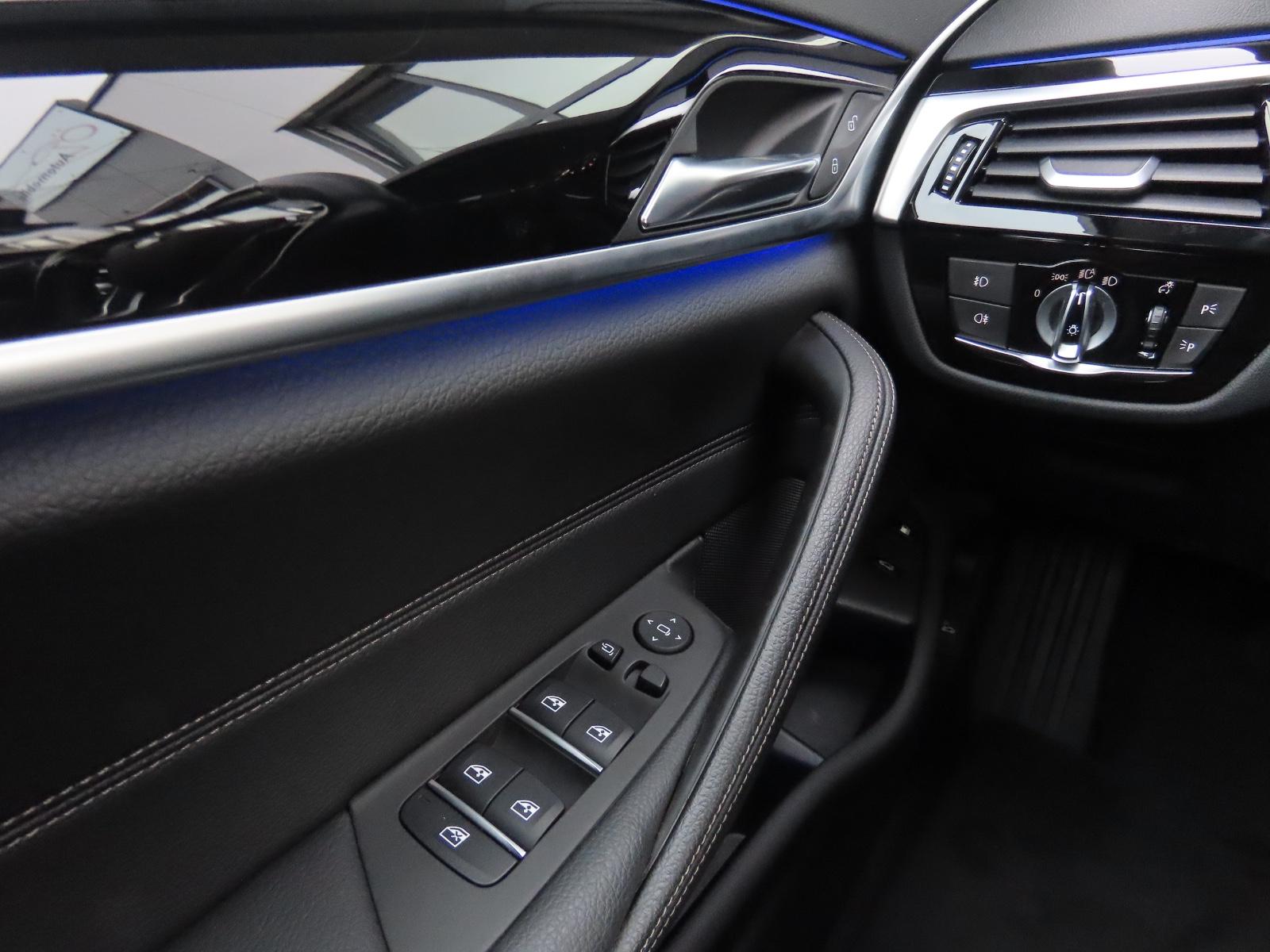 BMW 530e iPerformance Sport Line Leder Ambiente