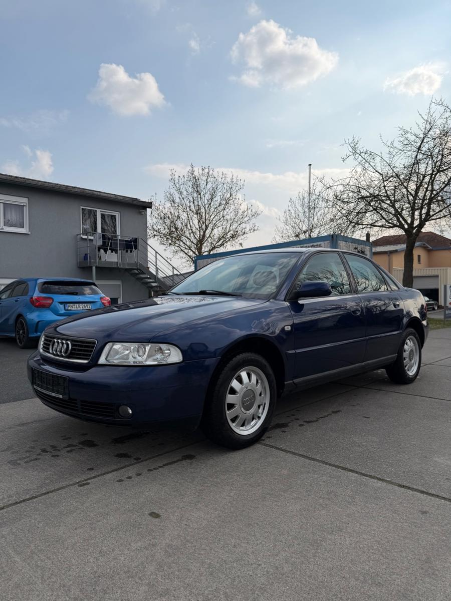 Audi A4 1.6 Limousine Scheckheft*Zahnriemen*TÜV Neu