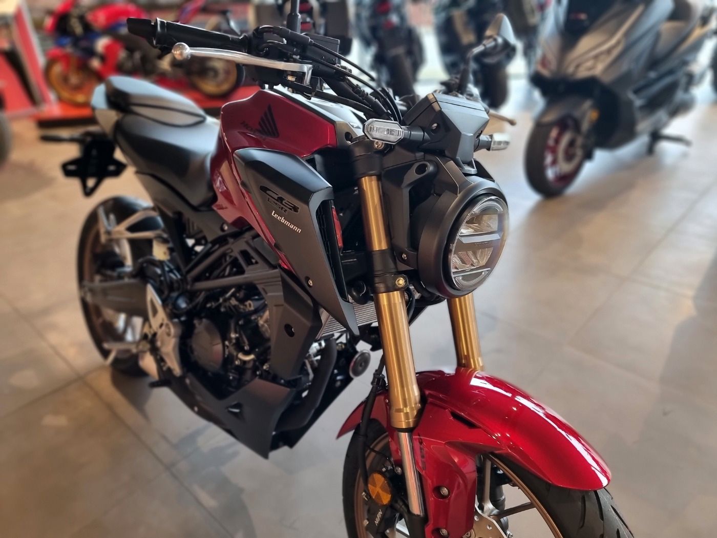 Fahrzeugabbildung Honda CB 125 R 2024 mehr Farben auf Anfrage