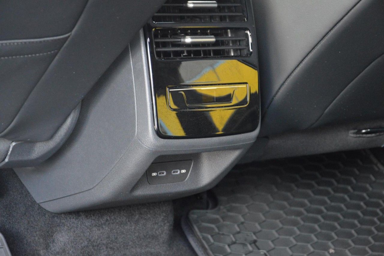 Volkswagen ID.7 Tourer Pro S NAVI SHZ KAMERA HUD Wä foto 9
