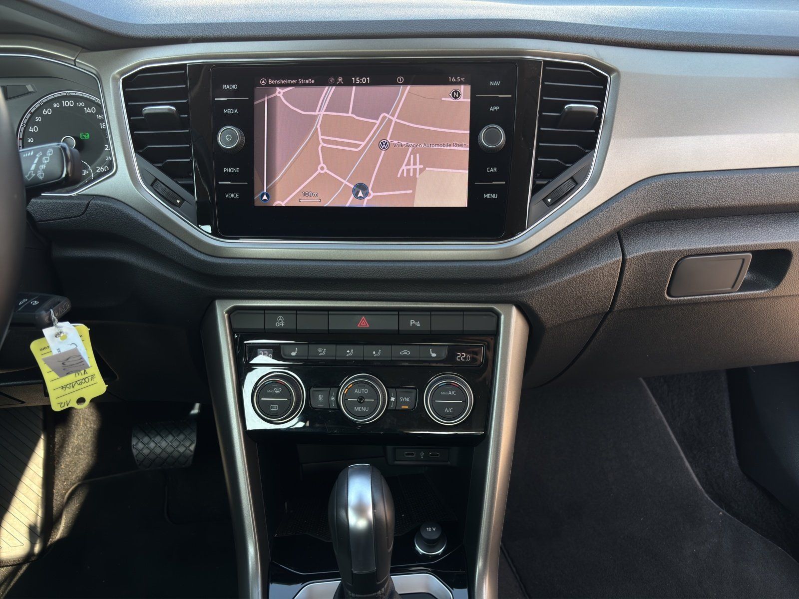 Fahrzeugabbildung Volkswagen T-Roc 1.5 TSI Style