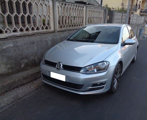 Volkswagen Golf 1.6 TDI DSG Highline BlueMotion 