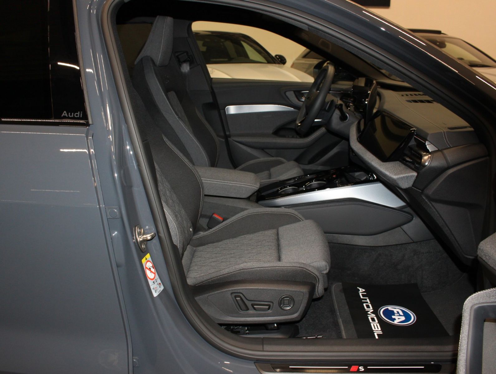 Fahrzeugabbildung Audi A5 TDI S tr quattro edition one Avant*S-Line