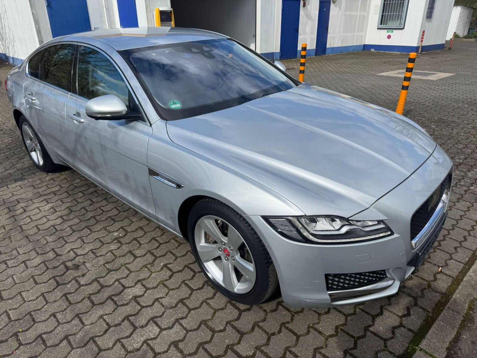 Fahrzeugabbildung Jaguar XF 30d 300PS Prestige Automatik LED+HUD+ACC+Lane