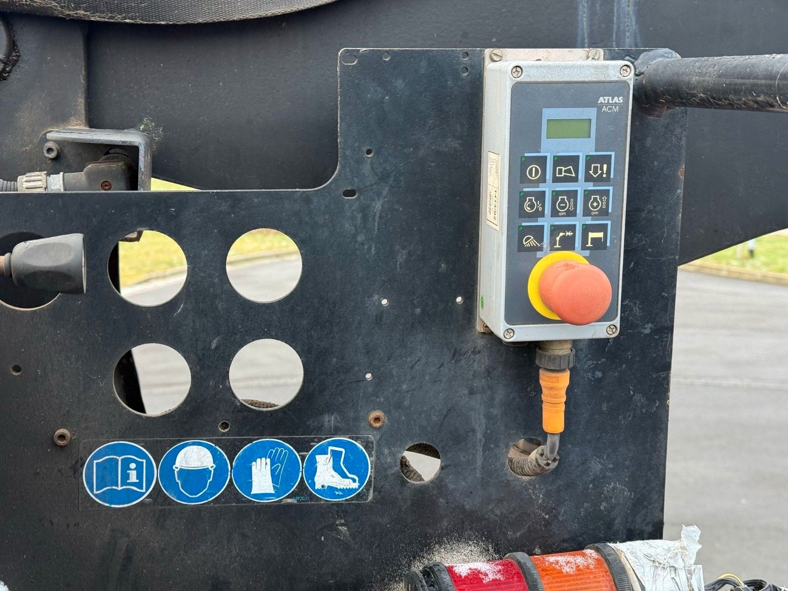 Fahrzeugabbildung Andere Robbert SOK  121 Baustoffpritsche Terex LK