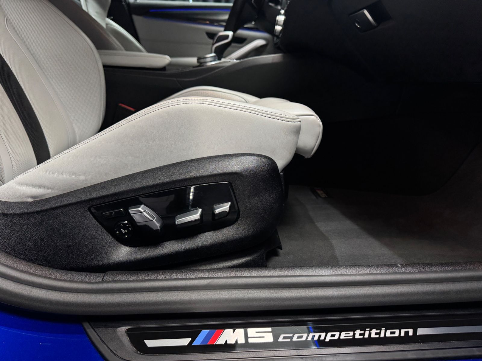 Fahrzeugabbildung BMW M5 Limousine Competition|KERAMIK|HEAD-UP|