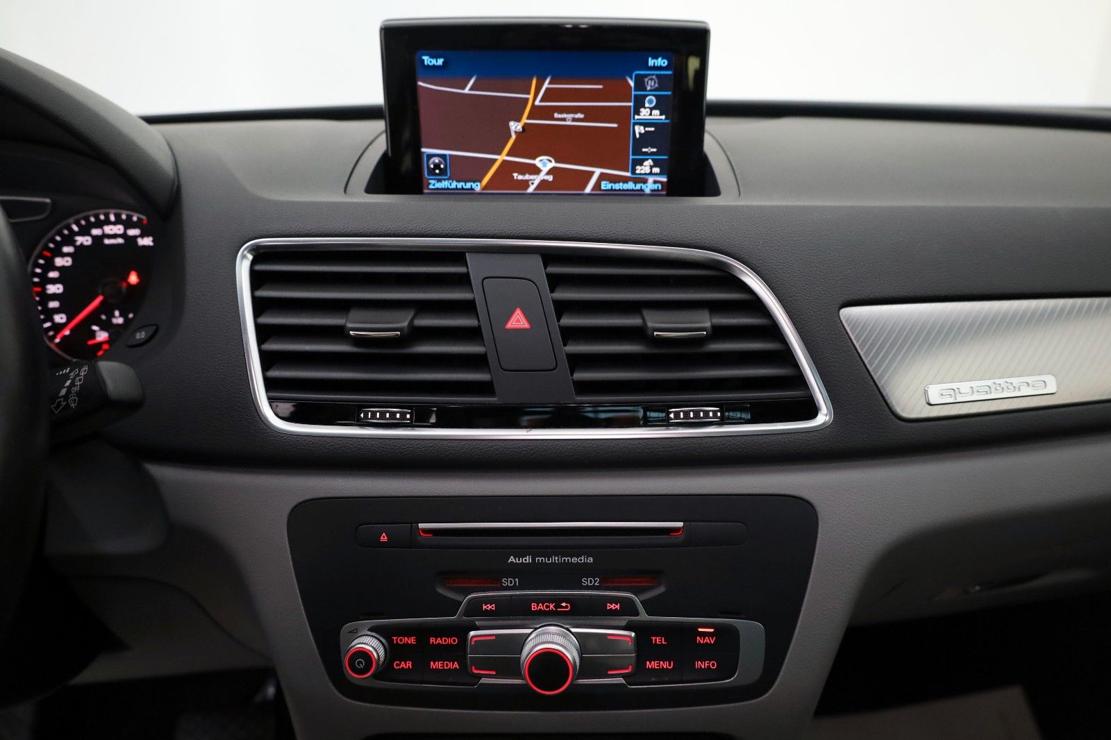 Fahrzeugabbildung Audi Q3 quattro S Line Naxi,Xenon,Panorama,Kamera,SH