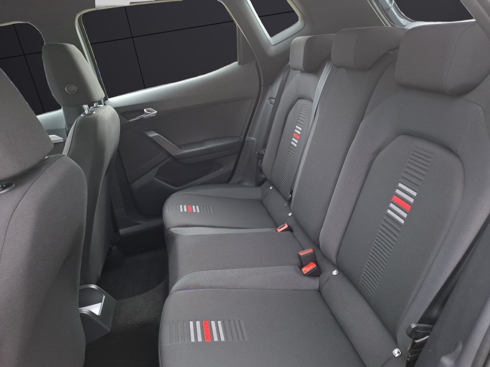 Fahrzeugabbildung SEAT Arona TSI FR-Line DSG LED Navi AID ACC RFK SH