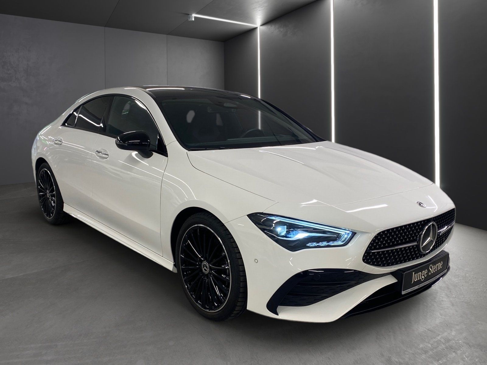 Fahrzeugabbildung Mercedes-Benz CLA 200 AMG*Pano*Totwink*19"*Night*LED*CarPlay*