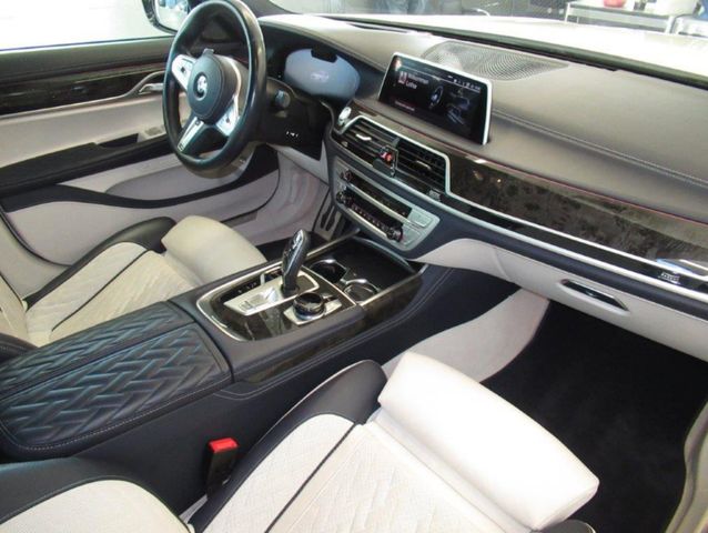 BMW 730d xDr. M Sport eGSD*4xMassage*Sitzklima*TV