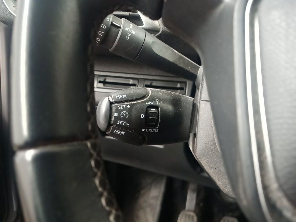 Fahrzeugabbildung Peugeot 3008 1.2T Active NAVI/LED/PDC/SPURASS./TEMPOMAT