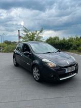 Renault RENAULT CLIO 1.5DCi 2011 Rechtslenker - Rechtslenker mit Diesel-Antrieb