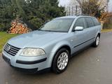 Volkswagen Passat Variant Comfortline Family - Volkswagen Passat aus 2003