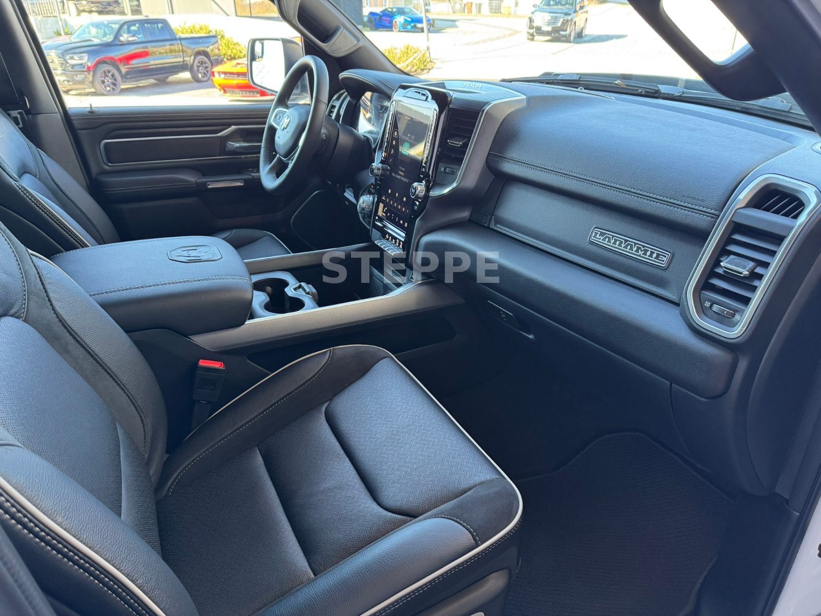 Dodge RAM 1500 5,7LPG  LARAMIE Sport Luftfed. AHK 20"